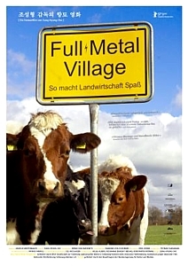 Filmplakat: Full Metal Village
